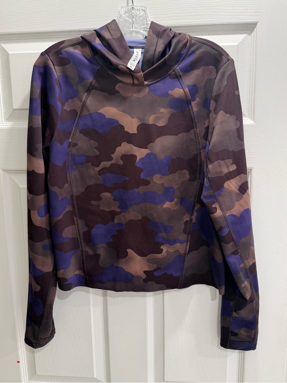 Athleta Pinnacle Crop Hoodie Women's Med.
Blue/blk/gray Camouflage Stretch